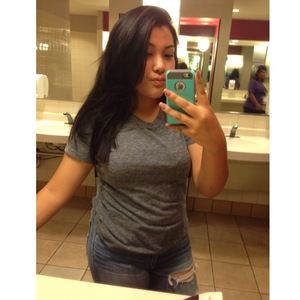 Meet your Posher, Casandra